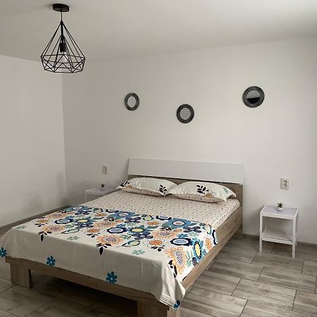 Camere De Inchiriat David Casa David Corbu Esterno foto
