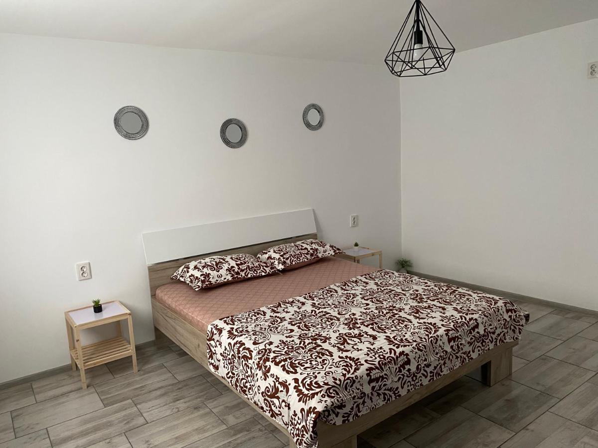 Camere De Inchiriat David Casa David Corbu Esterno foto