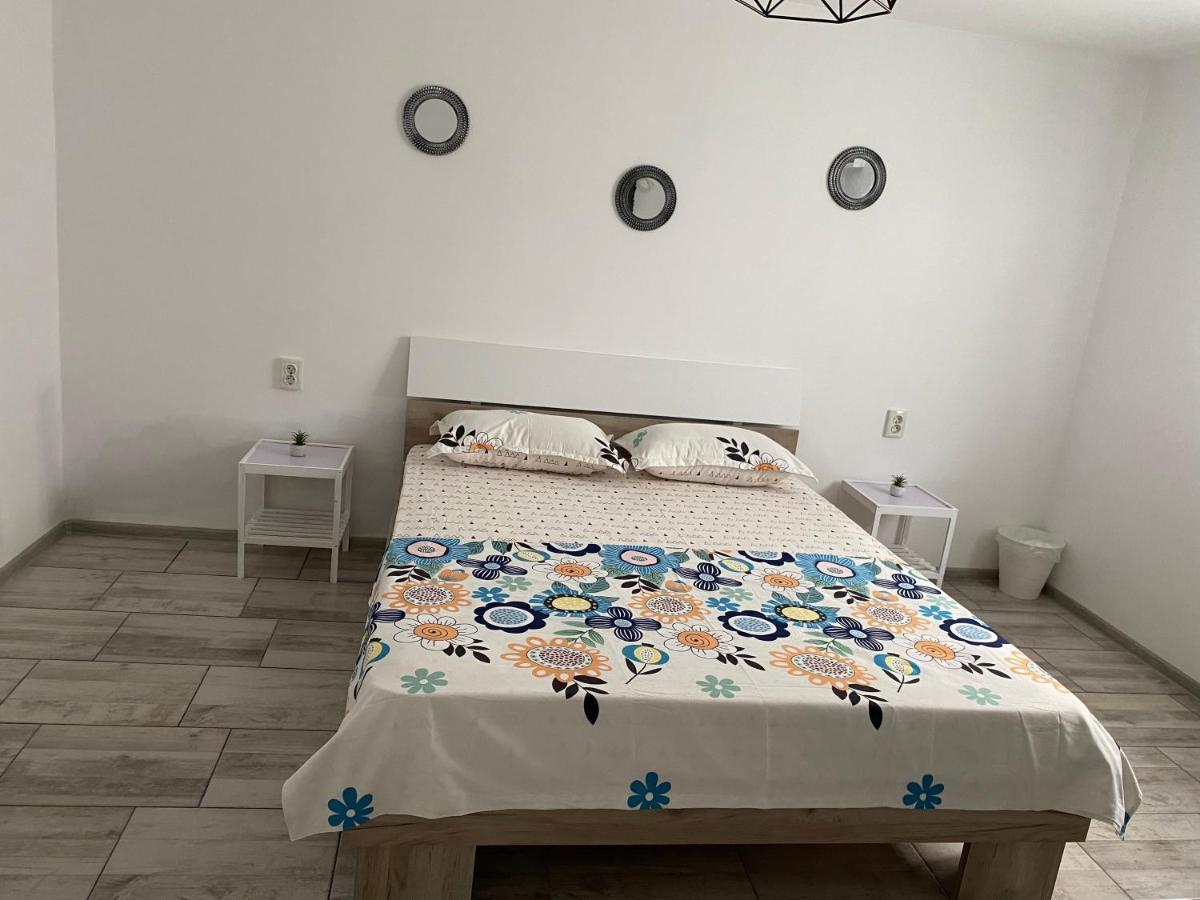 Camere De Inchiriat David Casa David Corbu Esterno foto